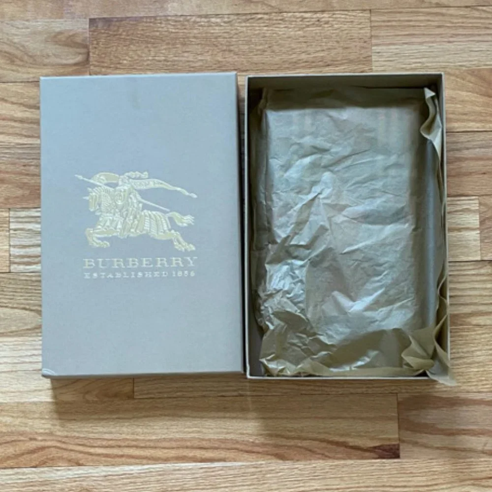 Authentic Burberry Super Long 100%Cashmere Scarf in Beige Check - Picture 8 of 8